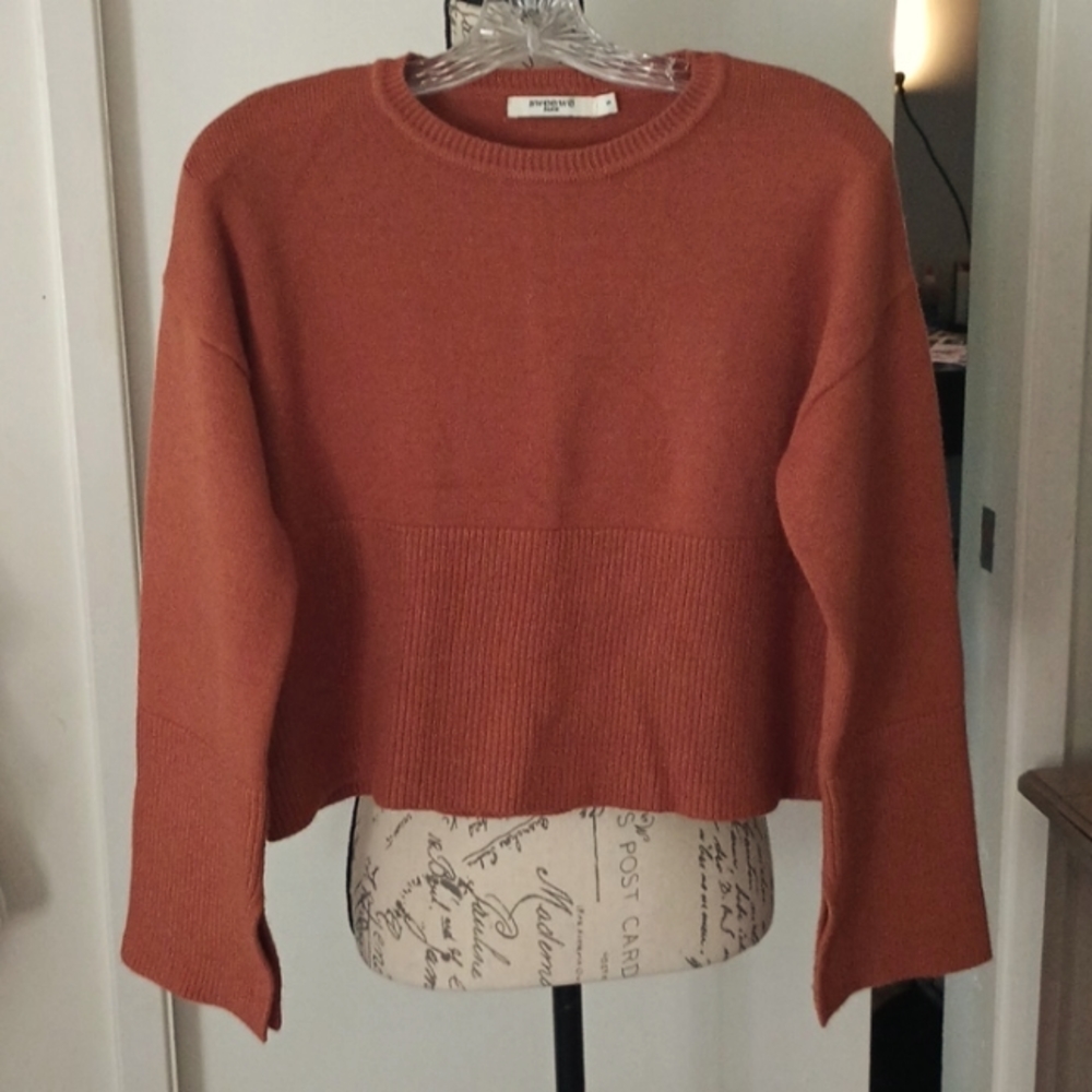 SWEWEE Crew Neck Sweater P2P21",L18"